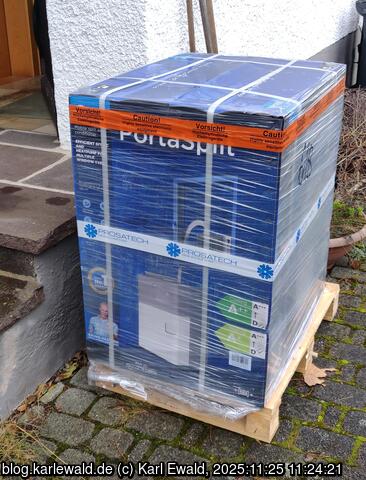 Palette mit verpackter Midea PortaSplit
