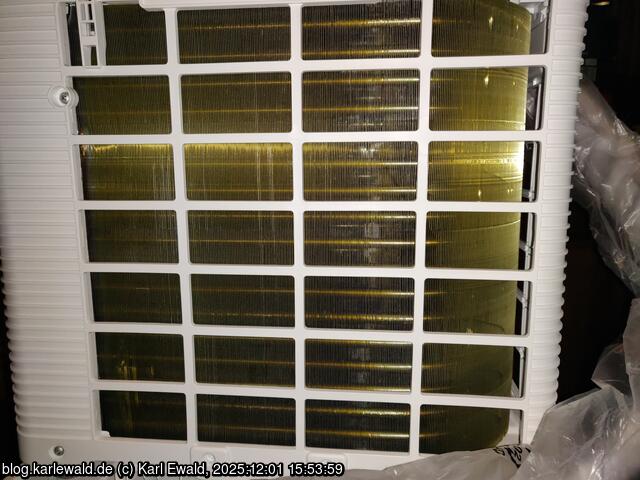 der Wärmetauscher in der Außeneinheit
